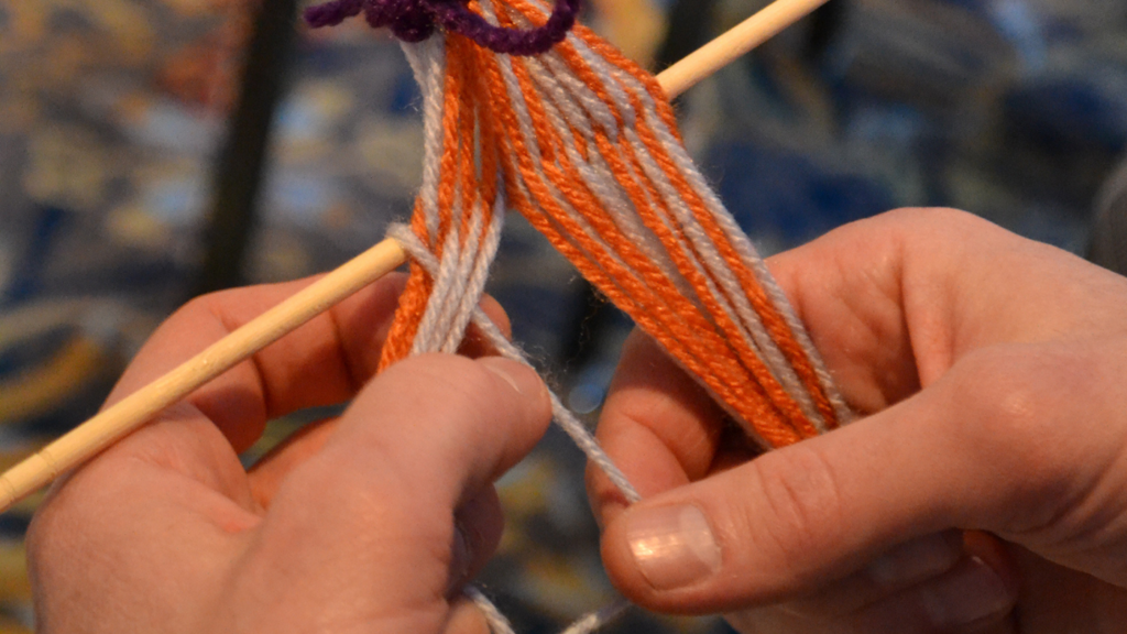 finger weaving